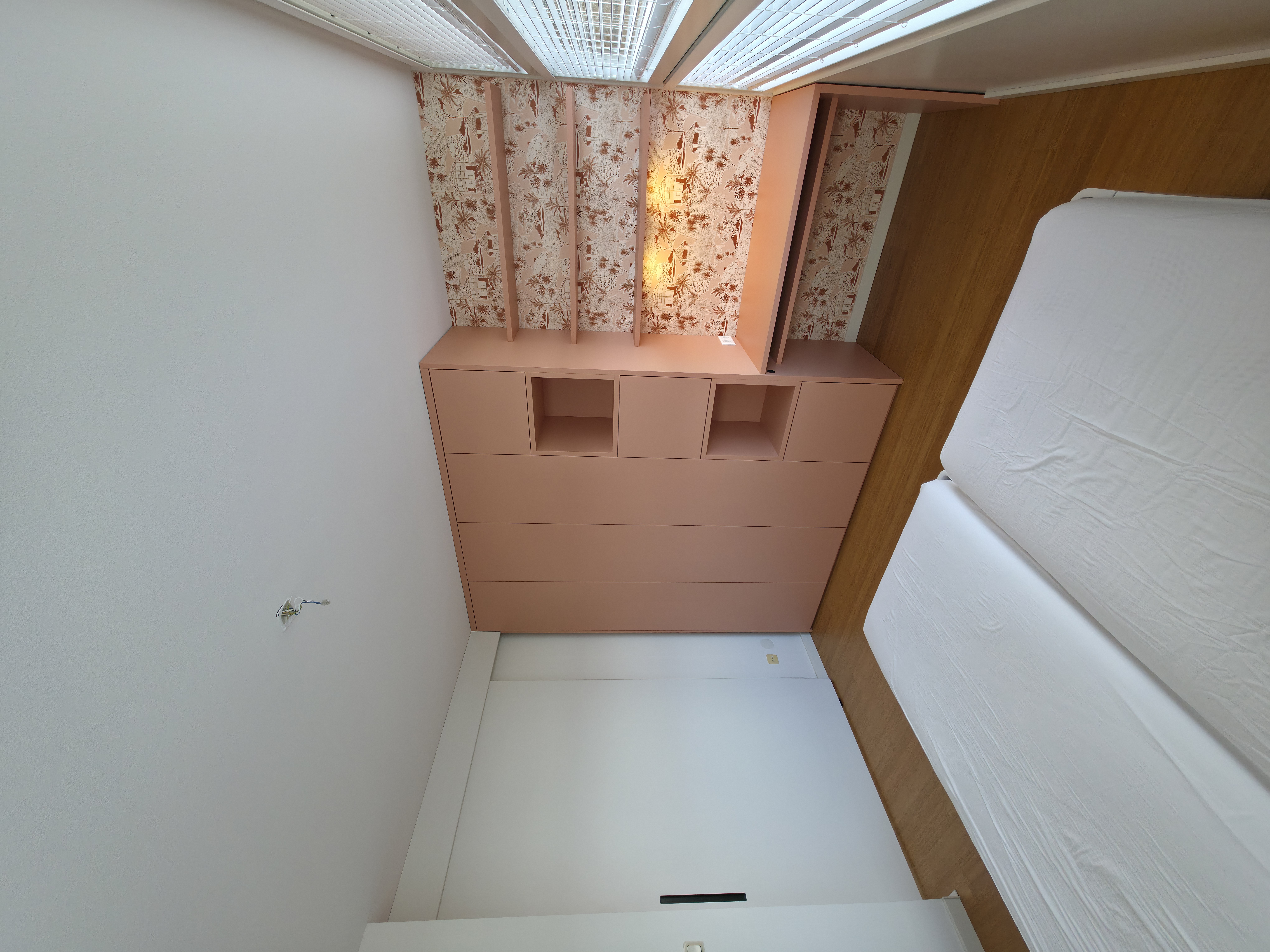 Roomdiver & kledingkast